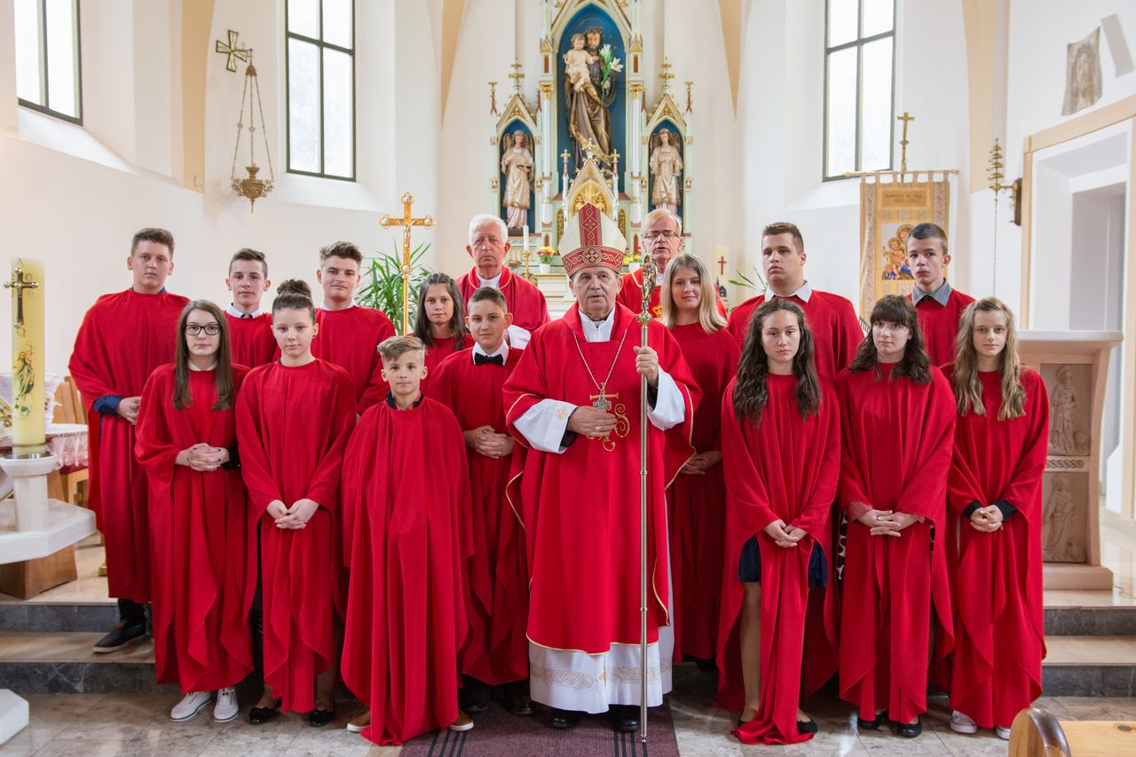 Krizma u župi sv. Josipa u Zaviovićima 2019. godine