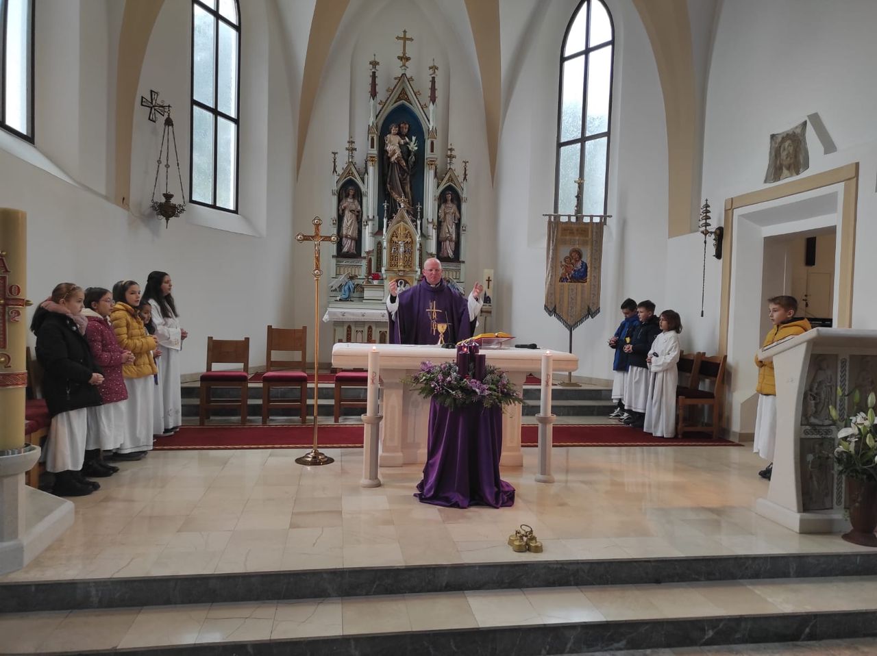 Proslava blagdana sv. Nikole u župnoj crkvi u Zavidovićima